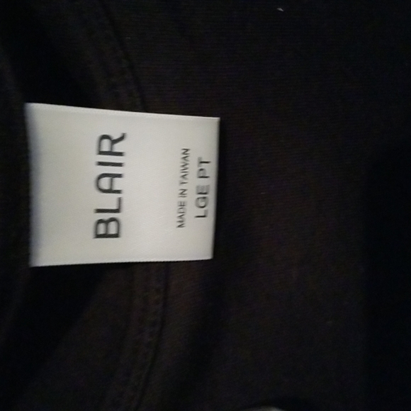 2 Womens Sleeveless Tops - Picture 3 of 5